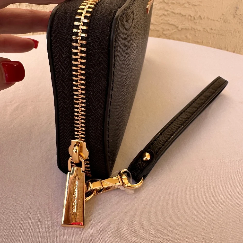 Michael Kors Continental Wallet Wristlet - Picture 10 of 10